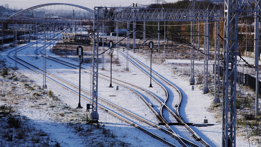 Safety Precautions for Construction in Snowy Conditions: Protecting Workers and Projects